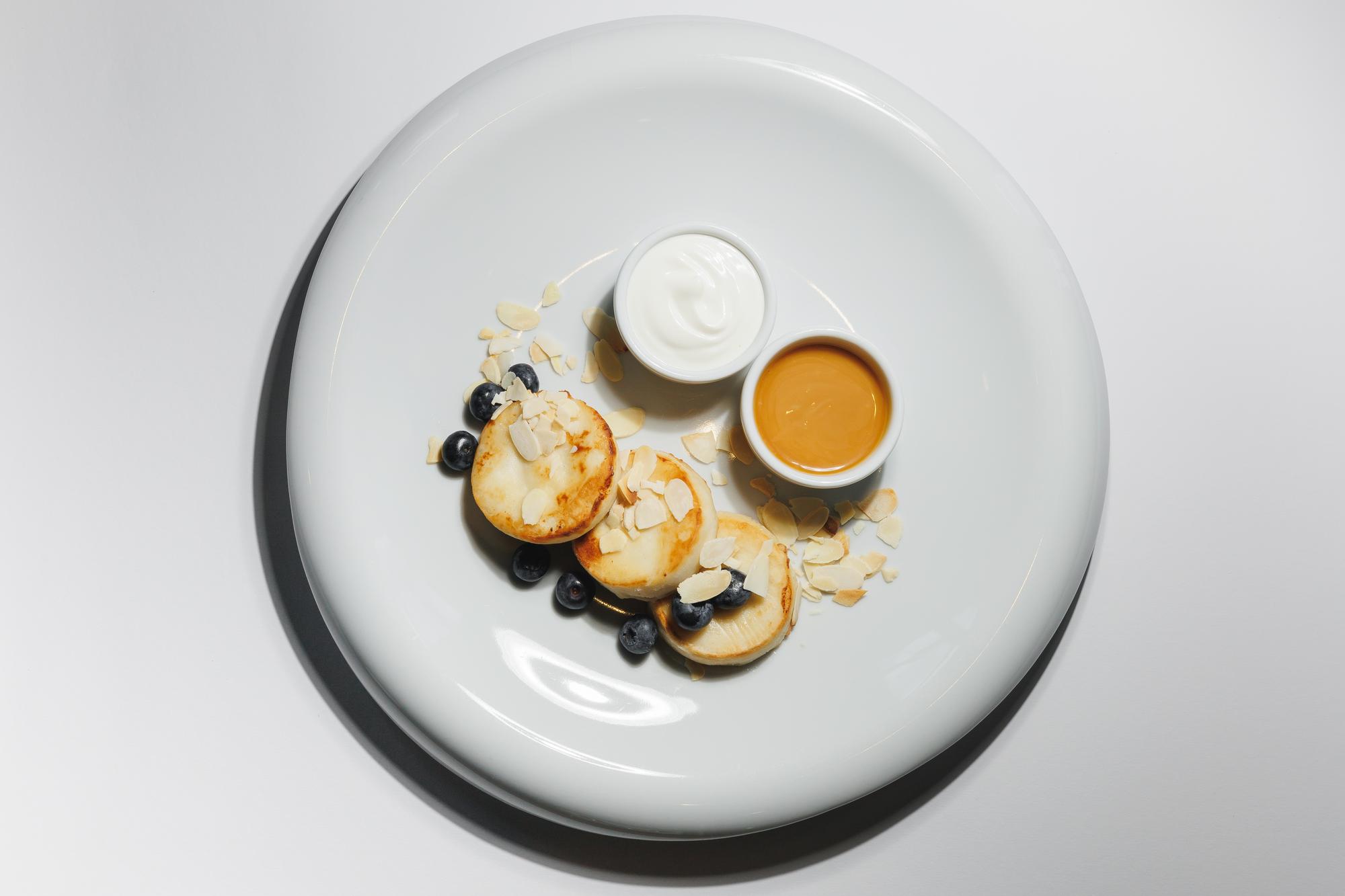 Table with assembled tasting menu